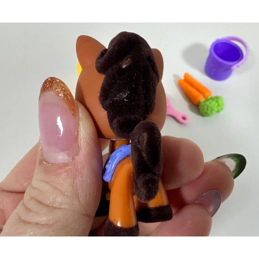 Littlest Pet Shop LSP Sportiest Fuzzy Pony‎ #627 Complete